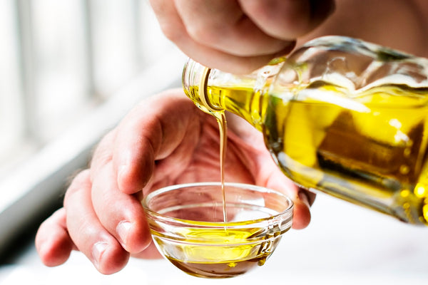 Heel pain से राहत पाने के लिए अरंडी के पत्तों का तेल बनाकर ऐसे लगाएं 4 Mustard oil Heel pain relief