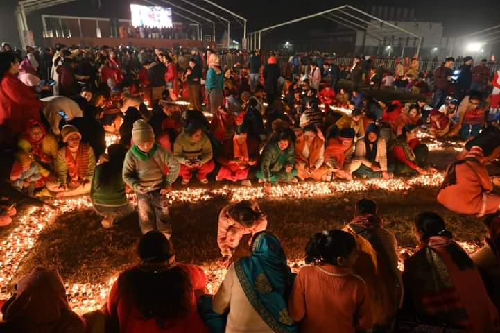 देहरादून के ऐतिहासिक परेड ग्राउंड में दिवाली जैसी रौनक, रोशन हुए सवा लाख दिए 2 परेड ग्राउंड में दीपोत्सव