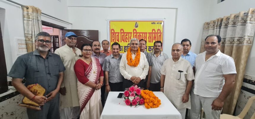 शिव विहार विकास समिति के सरंक्षक का समिति पदाधिकारियों ने स्वागत एवं सम्मान किया 1
