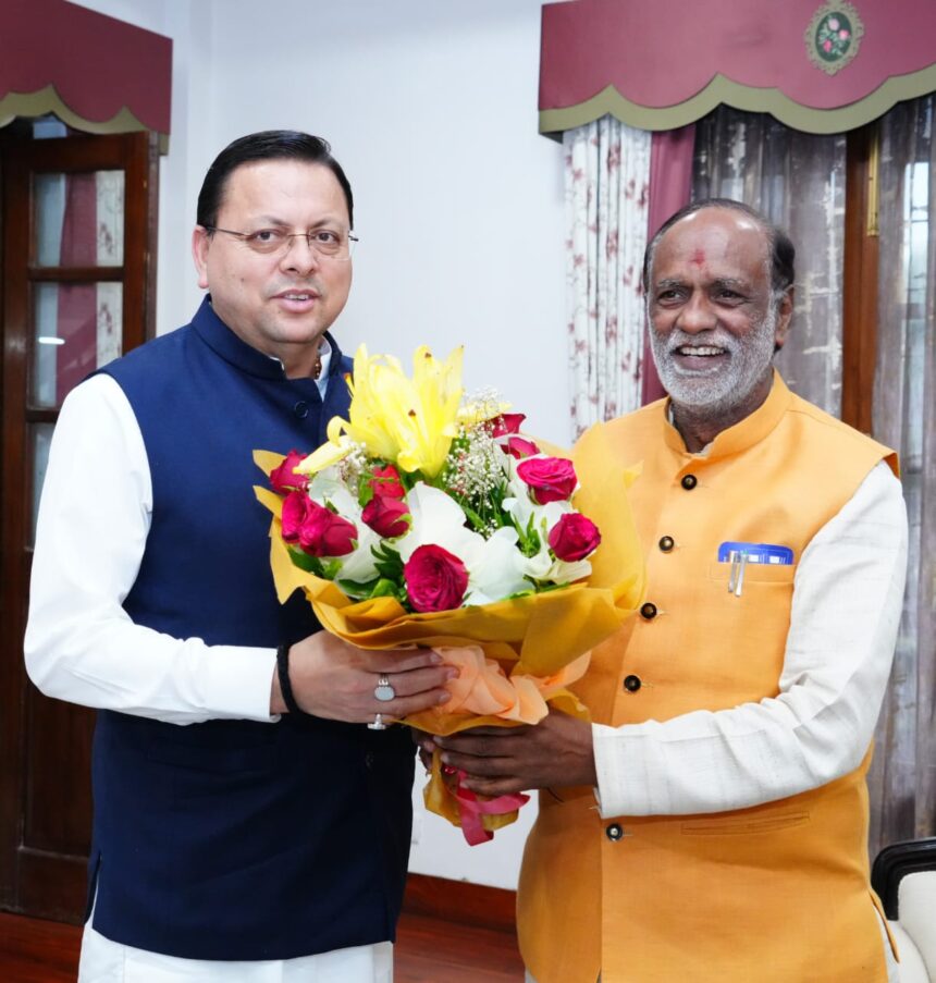 मुख्यमंत्री धामी से सांसद एवं भारतीय जनता पार्टी के ओबीसी मोर्चा के राष्ट्रीय अध्यक्ष डॉ के लक्ष्मण ने शिष्टाचार भेंट की 1