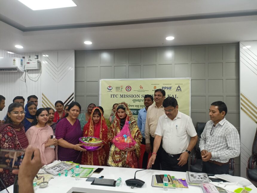 जिलाधिकारी कार्यालय में पोषण माह का श्री डीपीओ धर्मेन्द्र यादव, श्रीमती मीना रावत और प्रोजेक्ट डायरेक्टर श्री के. एन तिवारी जी द्वारा उदघाटन किया गया 1