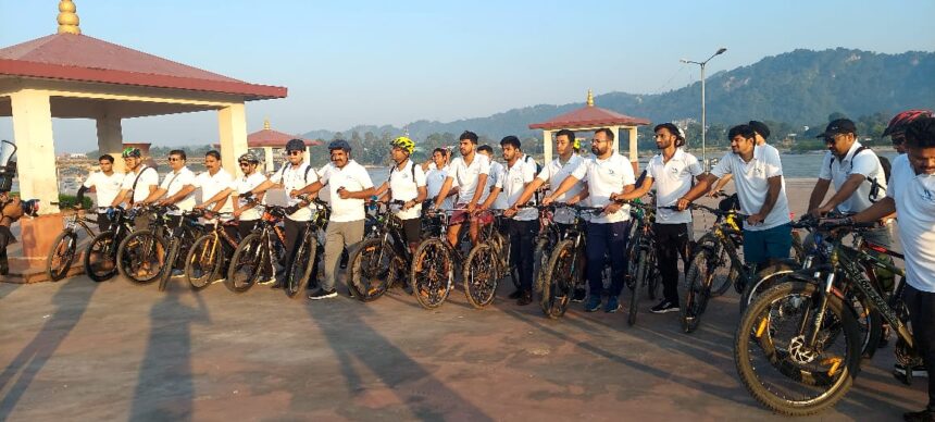 विश्व पर्यटन दिवस पर नमामि गंगे घाट से नहर के किनारे-किनारे मार्ग पर झिलमिल झील तक माउण्टेन बाईकिंग का आयोजन किया 1