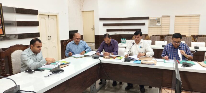 जिलाधिकारी की अध्यक्षता में चिकित्सा प्रबन्धन समिति जिला चिकित्सालय हरिद्वार एवं जिला महिला चिकित्सालय हरिद्वार की चिकित्सा प्रबन्धन समिति की बैठक आयोजित की गई 1