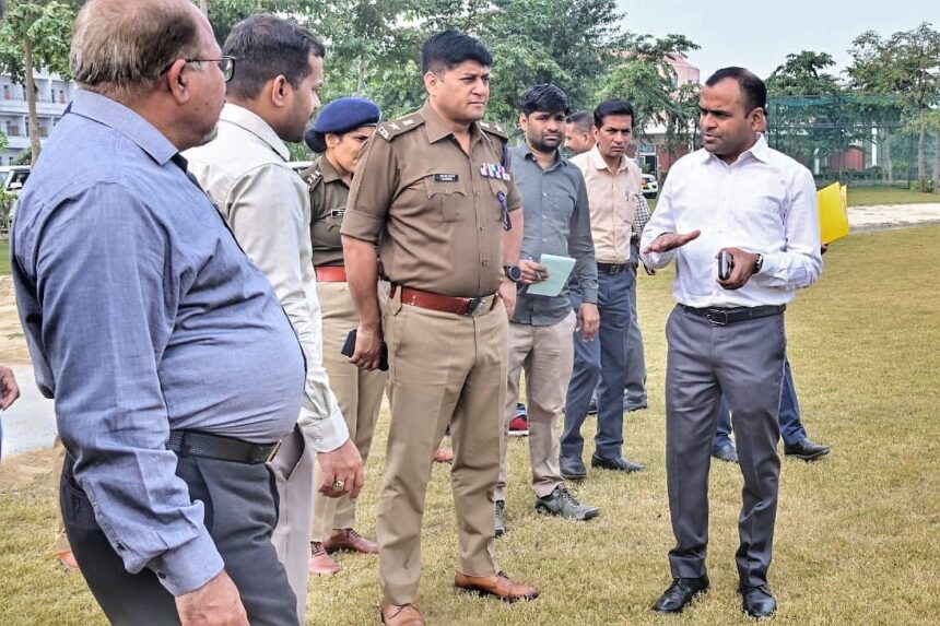 राष्ट्रपति के प्रस्तावित दौरे की तैयारियों को लेकर पतंजलि विश्वविद्यालय पहुॅचकर जिलाधिकारी एवं वरिष्ठ पुलिस अधीक्षक ने लिया तैयारियों का जायज़ा 1